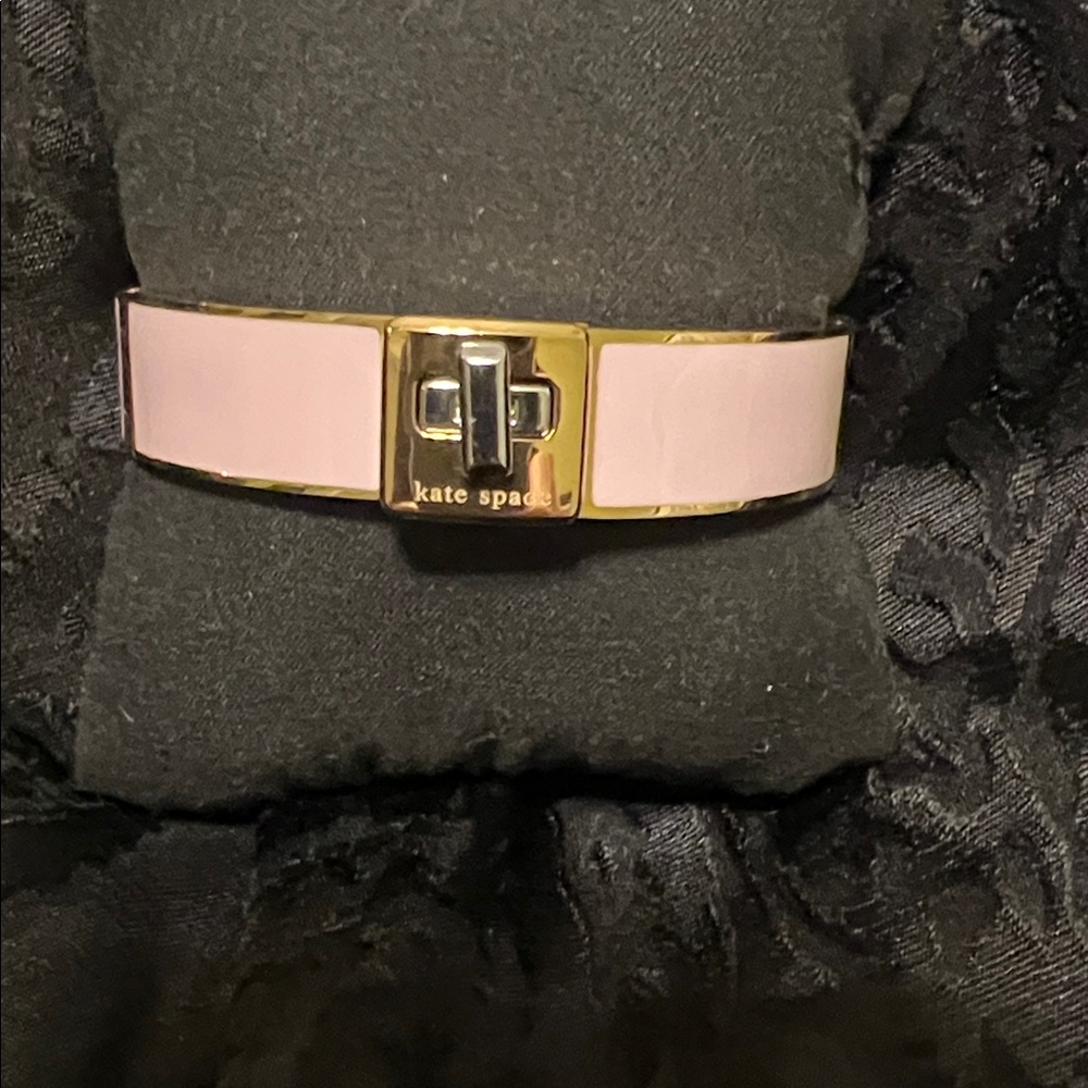 KATE SPADE, PHOEBE TURNLOCK ENAMEL PINK & GOLD BANGLE - Picture 2 of 9